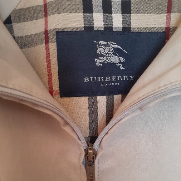 Burberry Lightweight Jacket - Picture 12 of 16